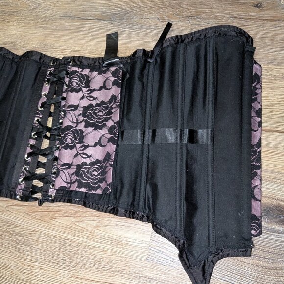 Corsets by Baci Size XL - Picture 11 of 12